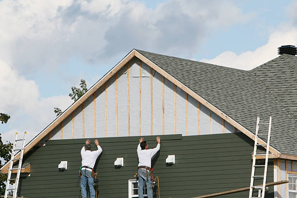 Professional Siding Installation technician working in Fountain City, IN